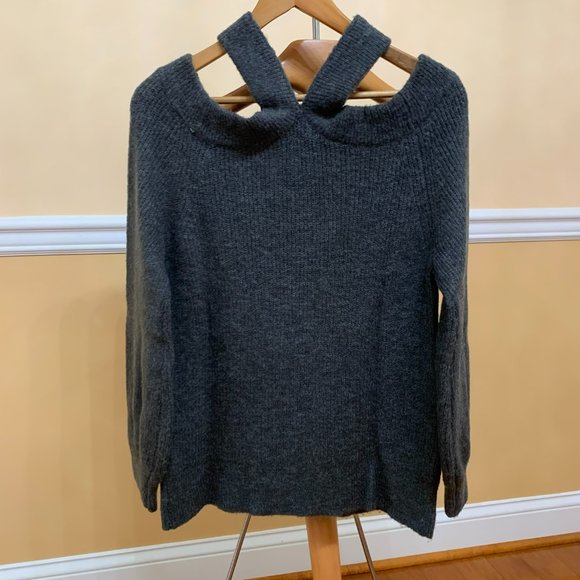 Women's Sweater - Picture 1 of 2